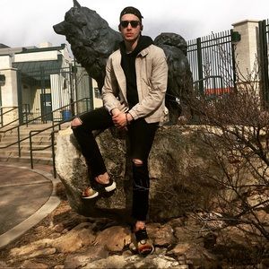 Meet your Posher, Corey